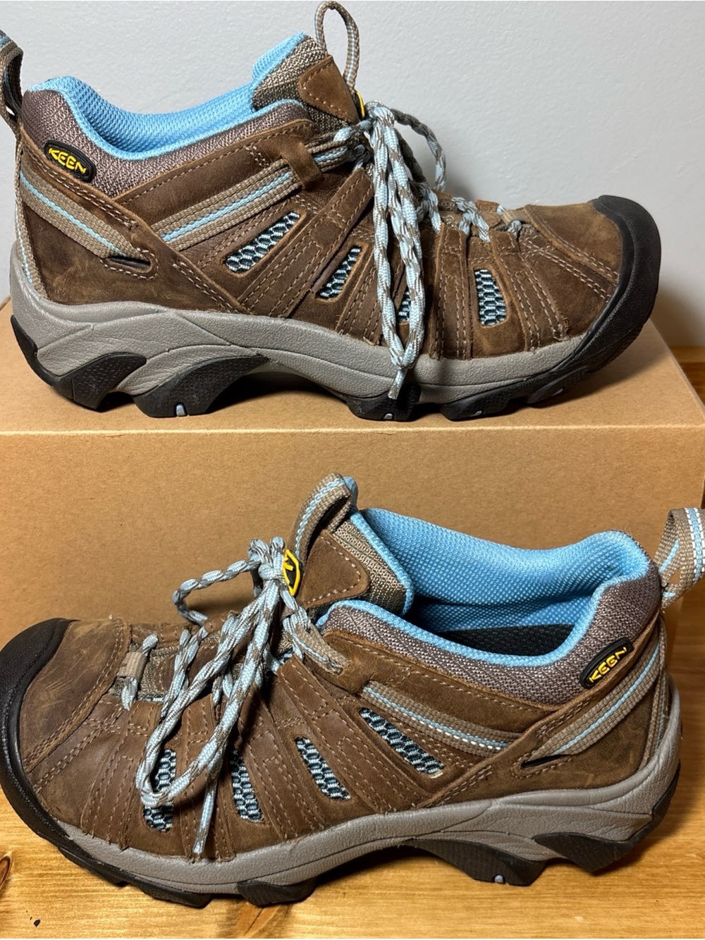 Keen Voyageur Womens Hiking Shoes Brown Blue Low Top Trail Sneakers 1011523 7.5